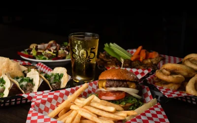 What Makes a Restaurant Work Well for a Midweek Lunch in Peoria?